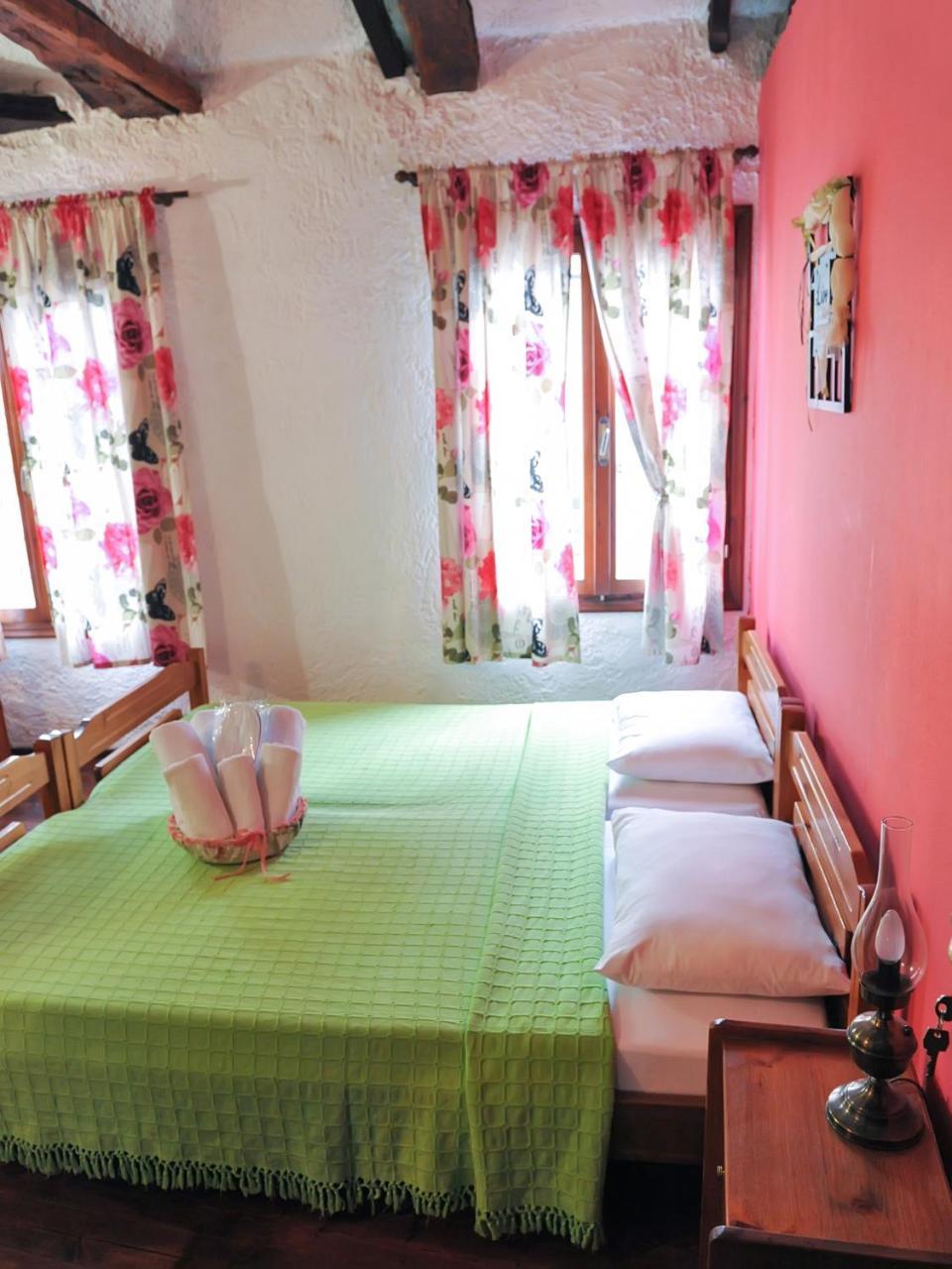 Guesthouse Xenios Zeus Stavroúpolis Dış mekan fotoğraf